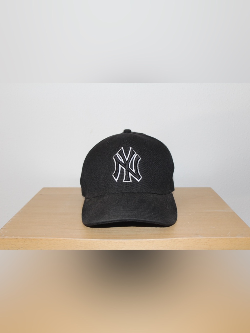 New Era Black Yankees Hat 7 1/8